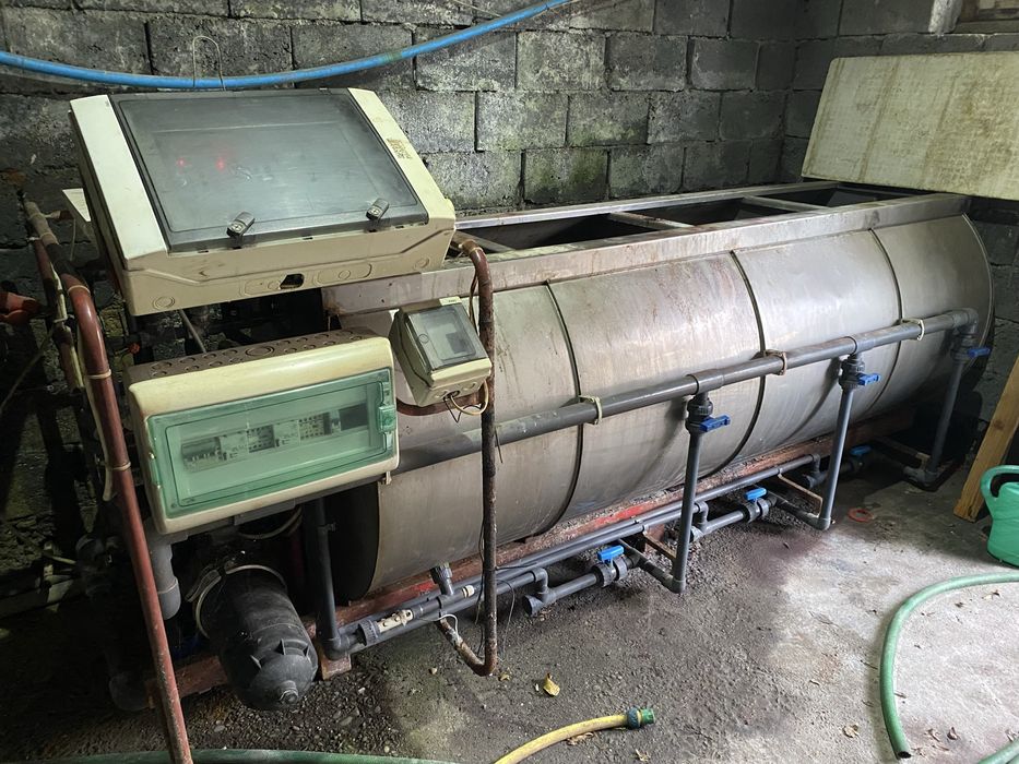 Tunele foliowe 2 sztuki wraz z wyposazeniem centralne nawadnianie.