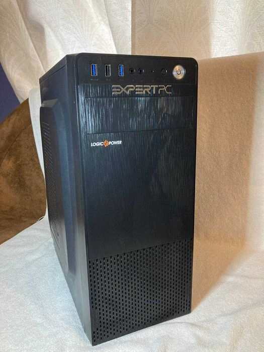 Корпус ПК чорний