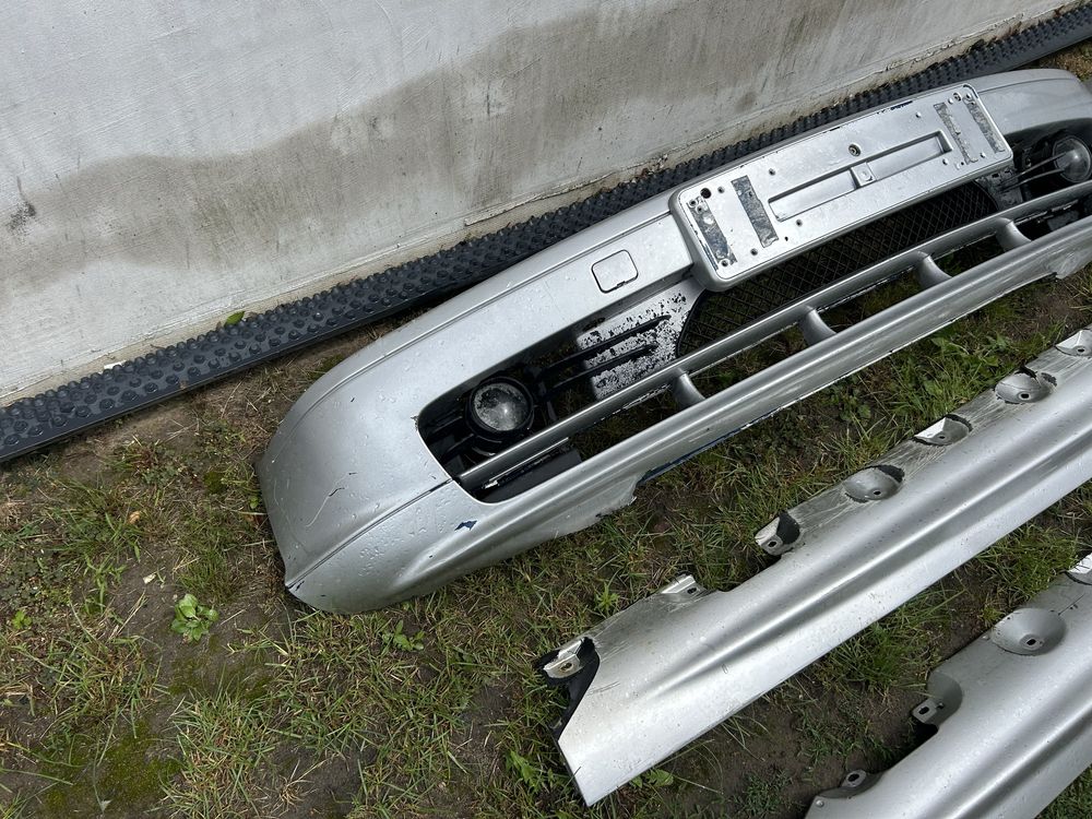 Sprzedam komplet zderzaki i progi bmw e46 coupe/cabrio przed lift