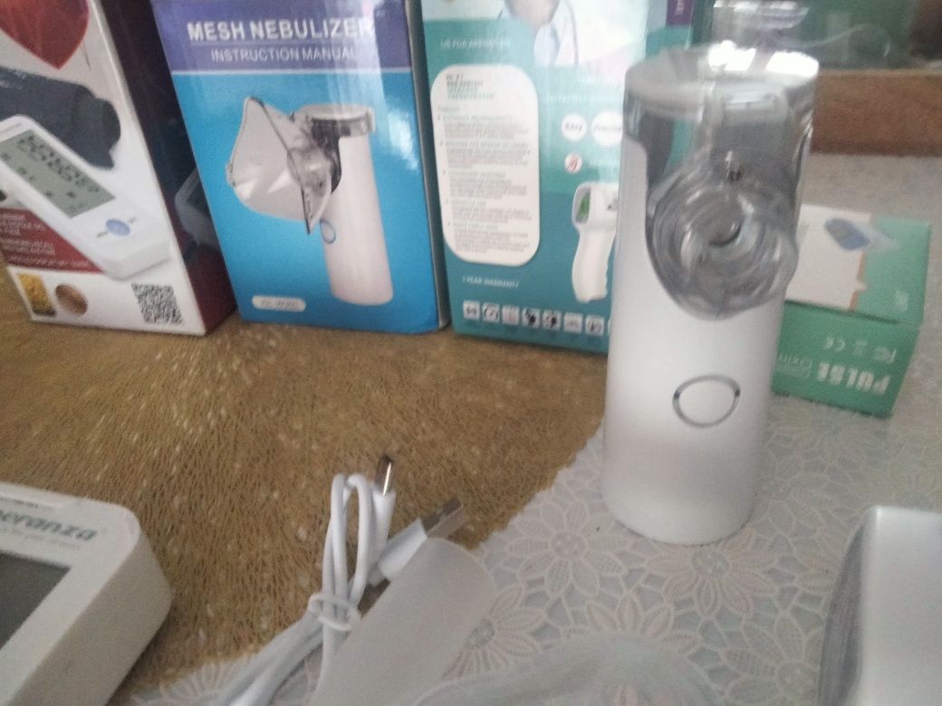 Zestaw medyczny ciśnieniomierz, termometr bezdotykowy nebulizator puls