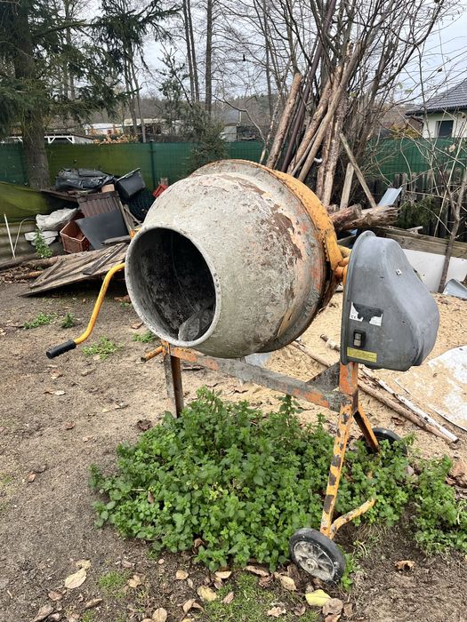 Sprzedam betoniarkę.