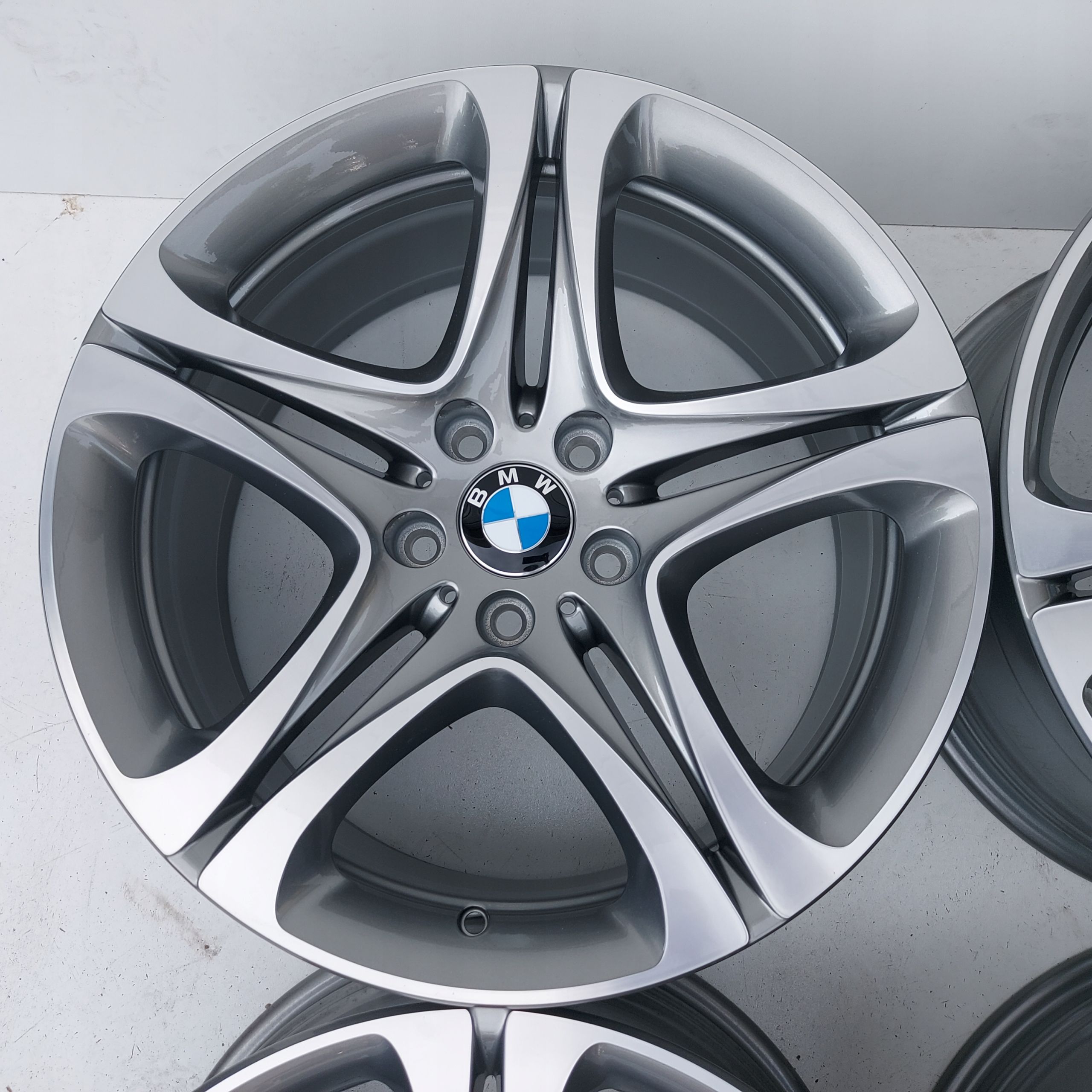 BMW F10 F11 F12 F13 F01 F30 F31 X3 F25 5x120 19''