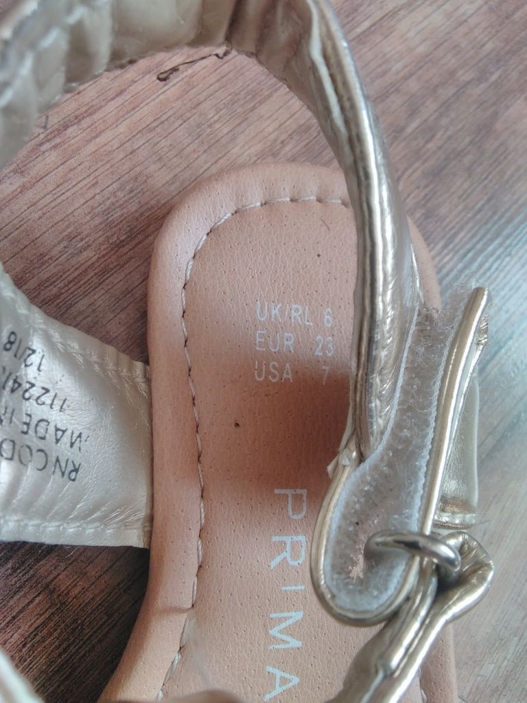 Nowe sandałki dziewczęce rozmiar 23