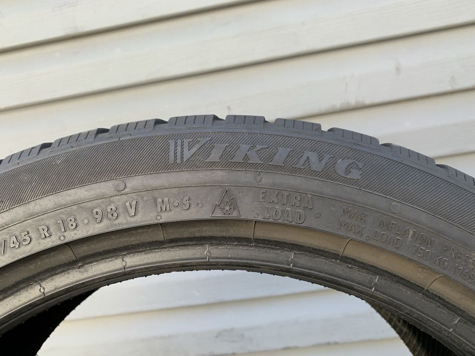 Пара зимових шин Viking 235/45 R18 WinTech