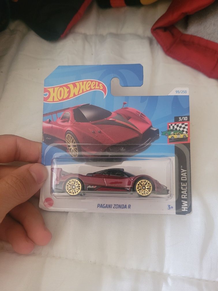 Hotwheels Pagani Zinda R