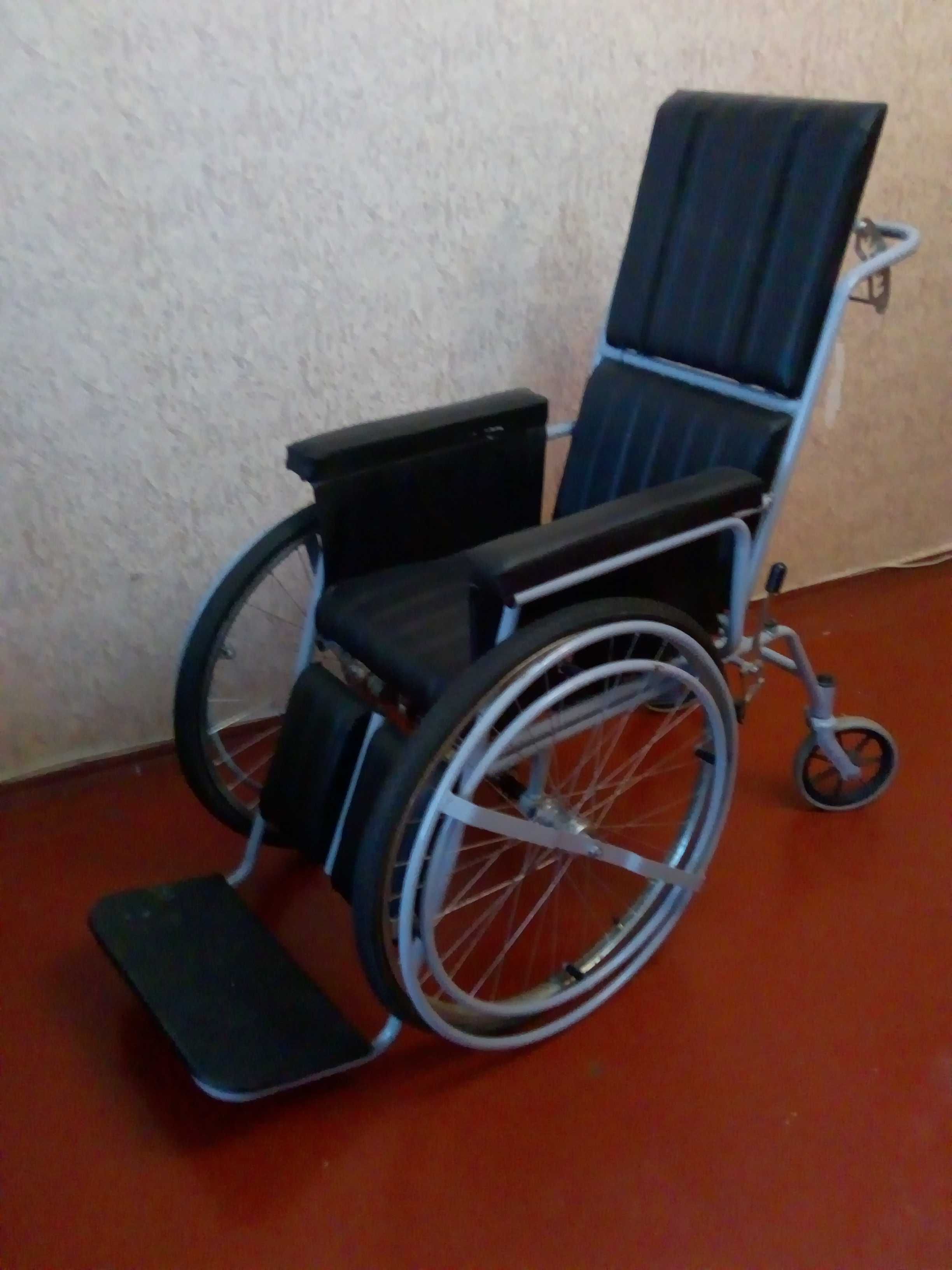 Інвалідне крісло на колесах