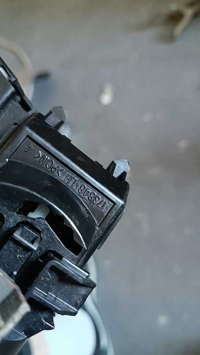 Подрулевой переключатель дворников Toyota Camry 40