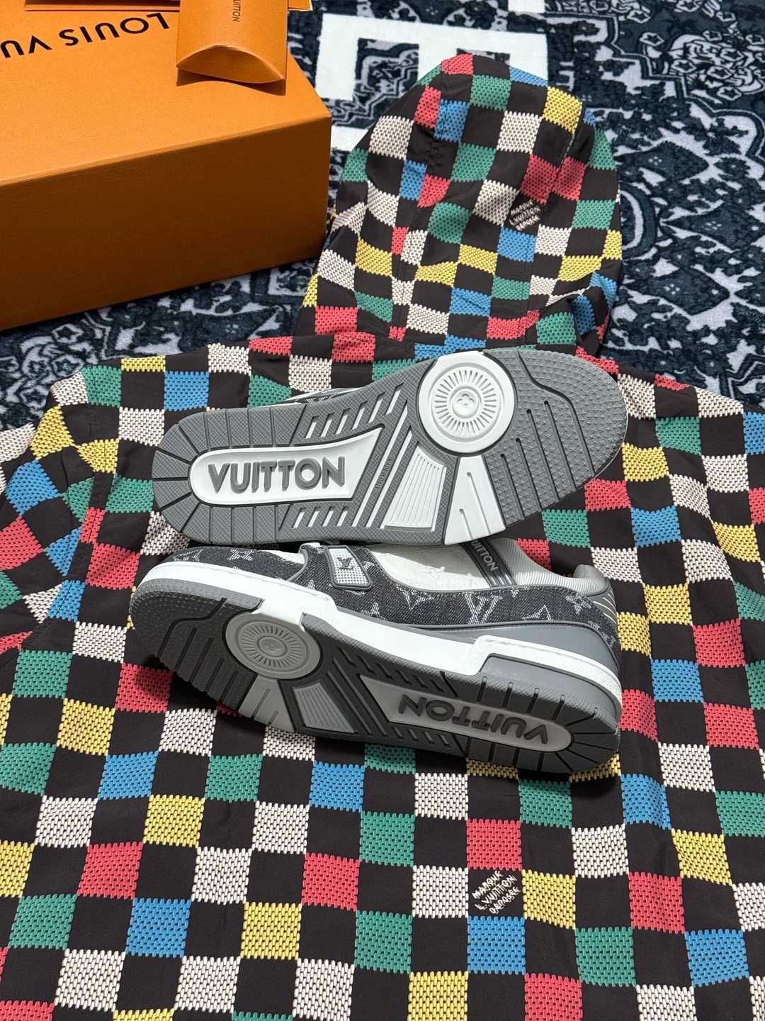Louis Vuitton LvTrainerGrey Oryglnał Nowe Trampki 43