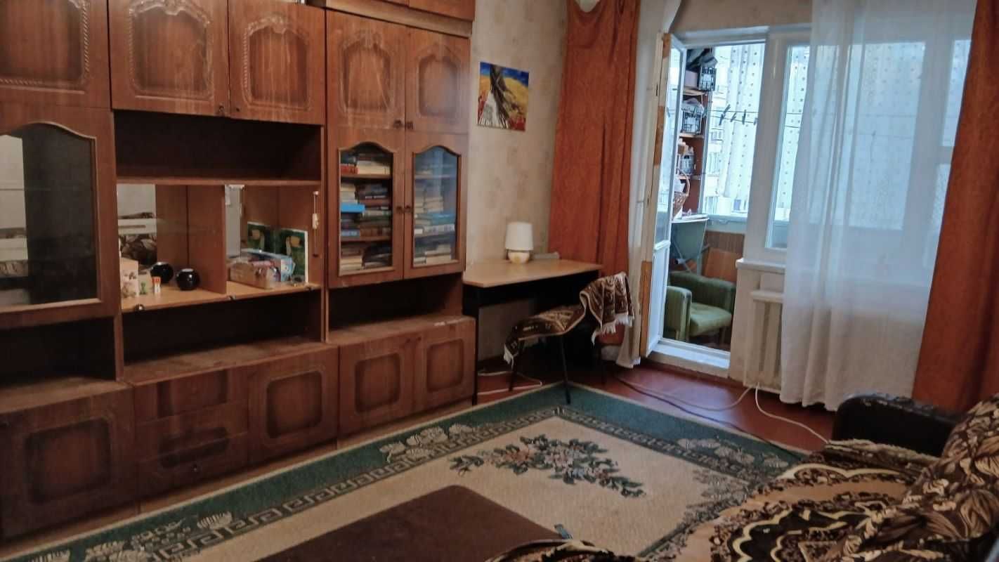 2 ком. квартира, Троещина, ул. Сержа Лихваря (Сабурова), 5