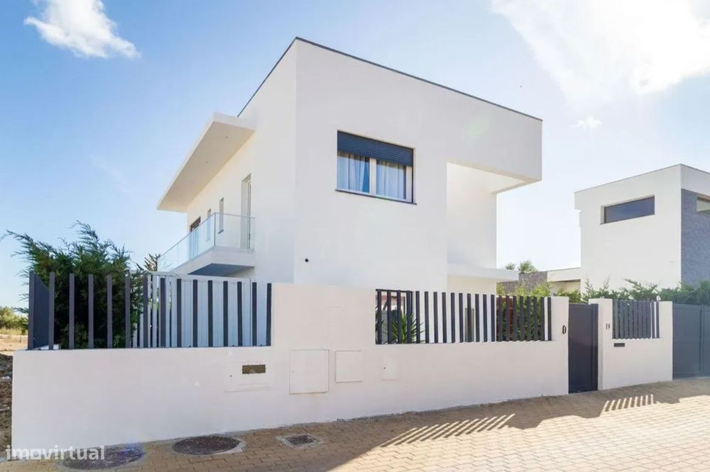 Excelente Moradia T4 em Porto Salvo, Oeiras