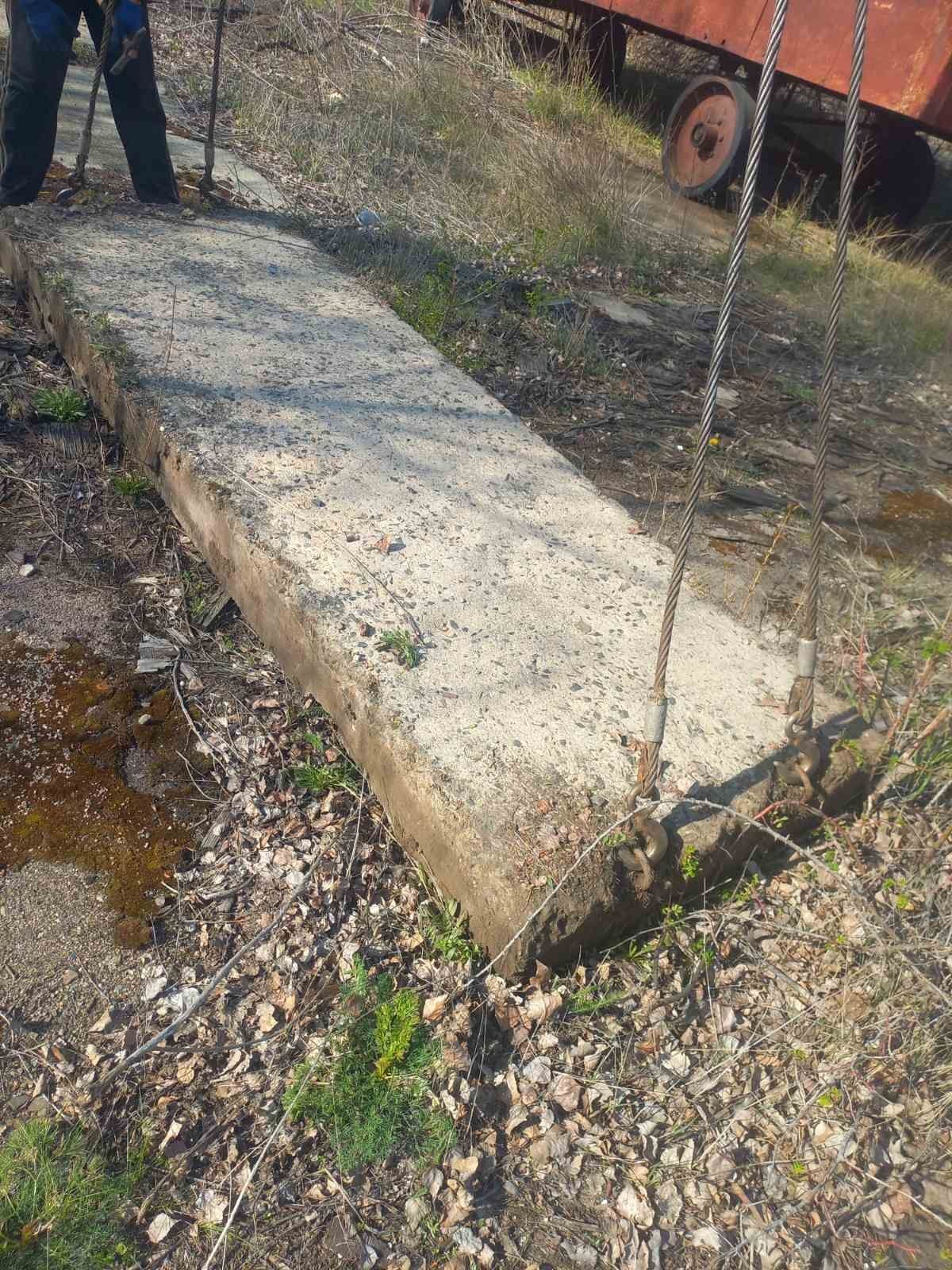 Продам дорожні Плити е объем