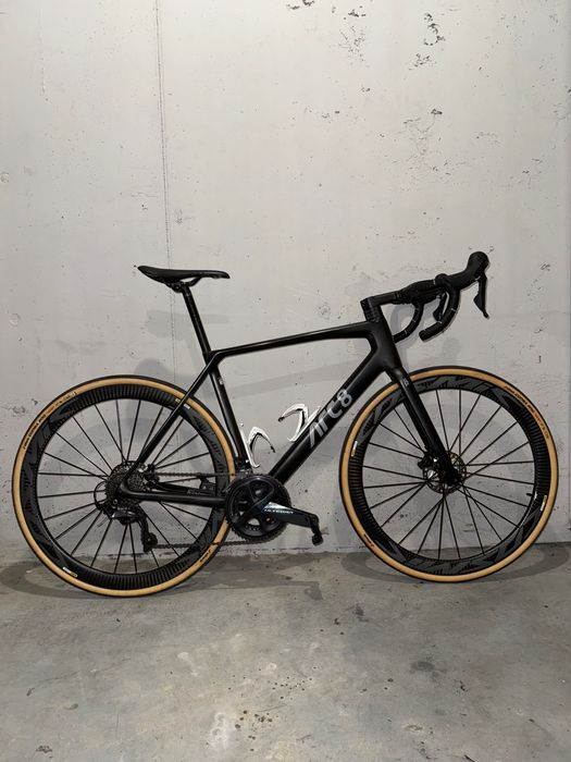 Lekki rower szosowy ARC8 Escapee DB waga 7.69kg możliwa zamiana na MTB