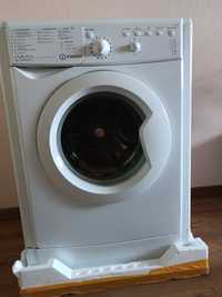 Продам пральну машину INDESIT IWSB 51051
