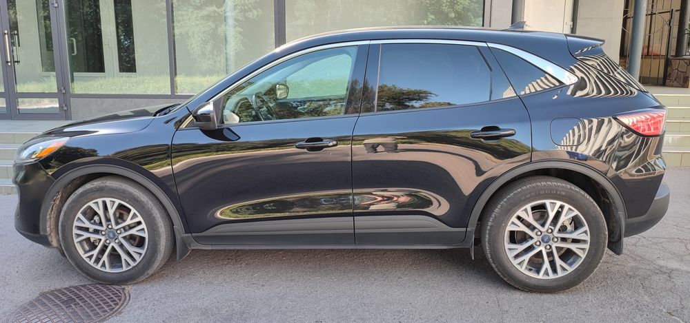 Форд ескейп 2022 гібрид 2.5л SEL Повний привід.