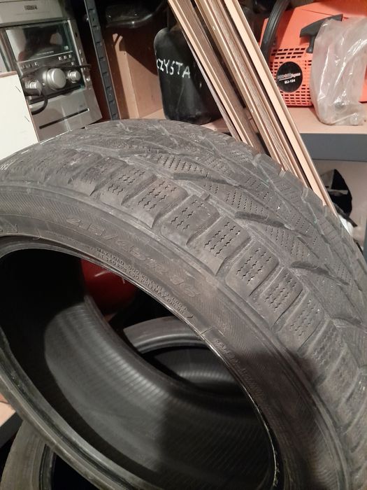 Opony zimowe 215/45 16