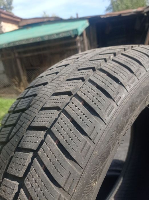 Продам Резину r18 зима 235 на 45