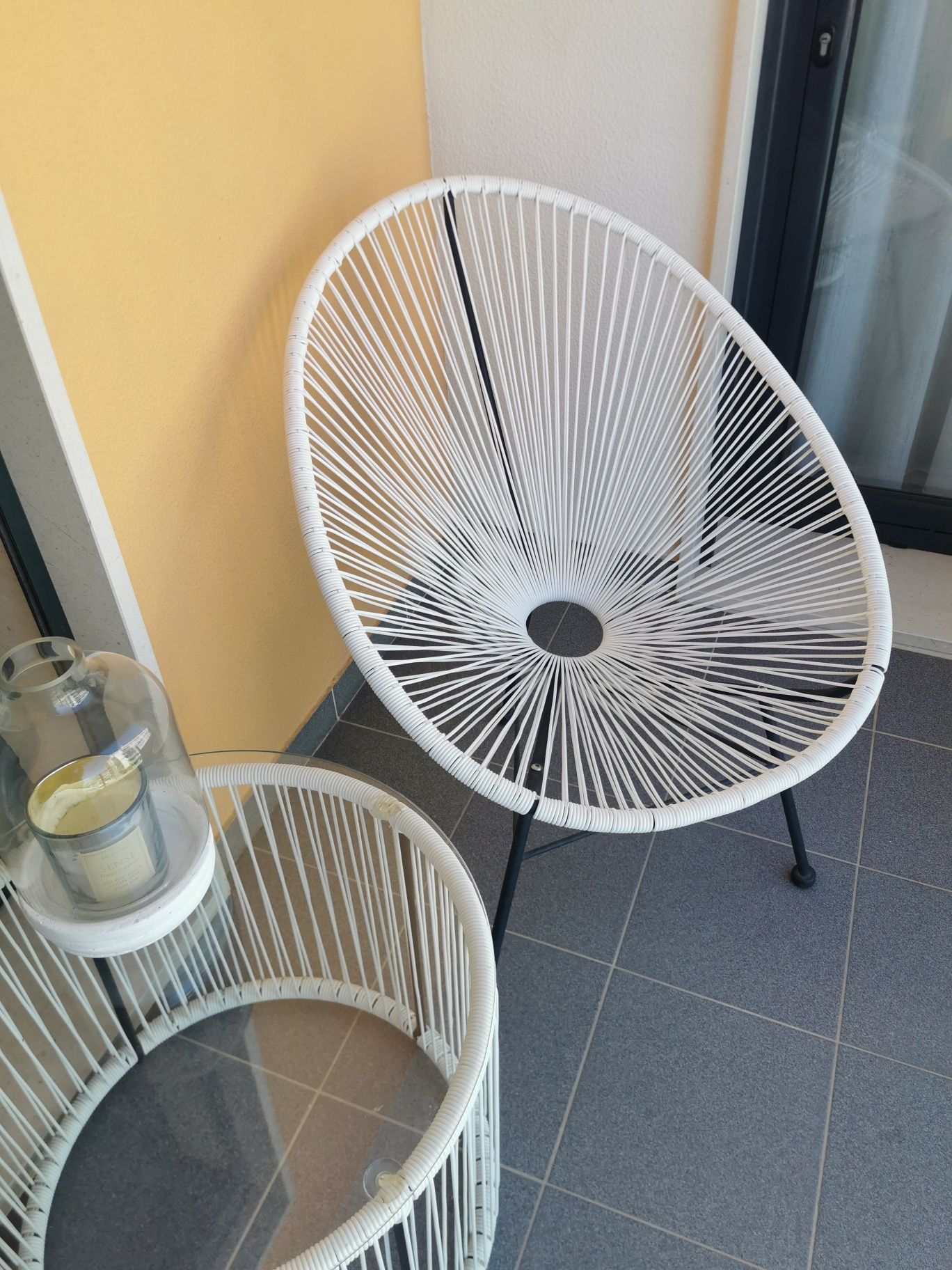 Mesa e cadeira varanda