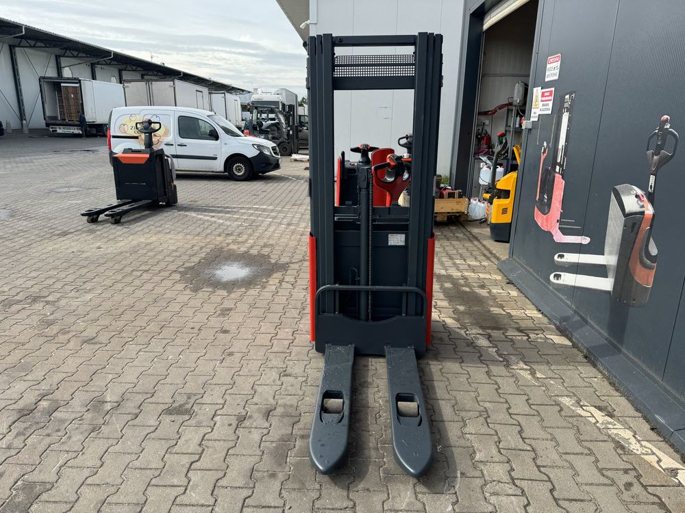 Paleciak elektryczny Linde 420 cm 1000 kg wózek sztaplarka