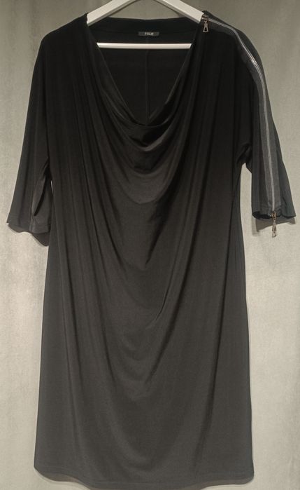 Czarna sukienka dekolt fala Xxl na