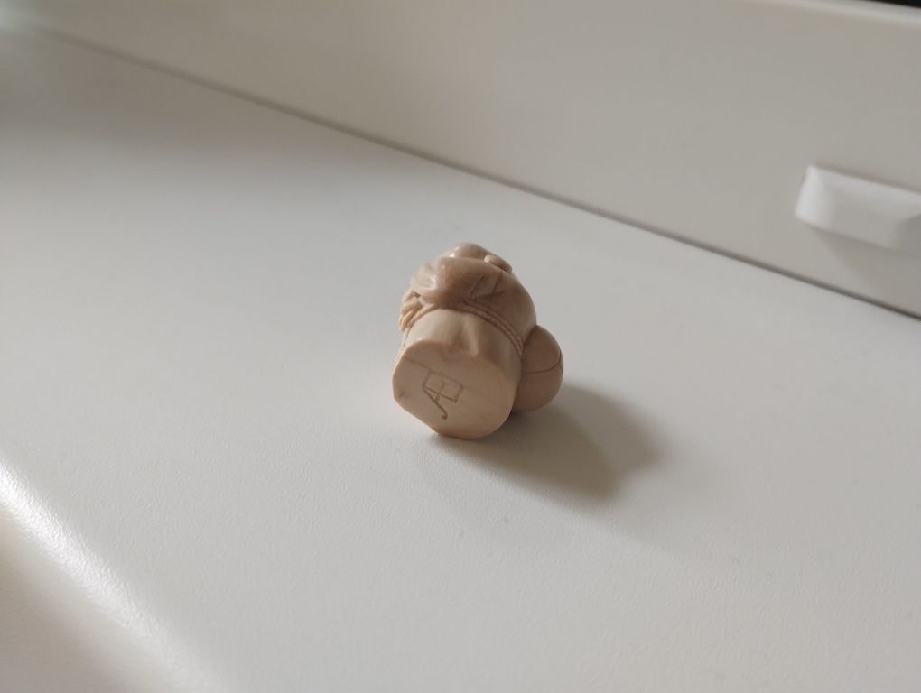 Нецке Хотэй Кость