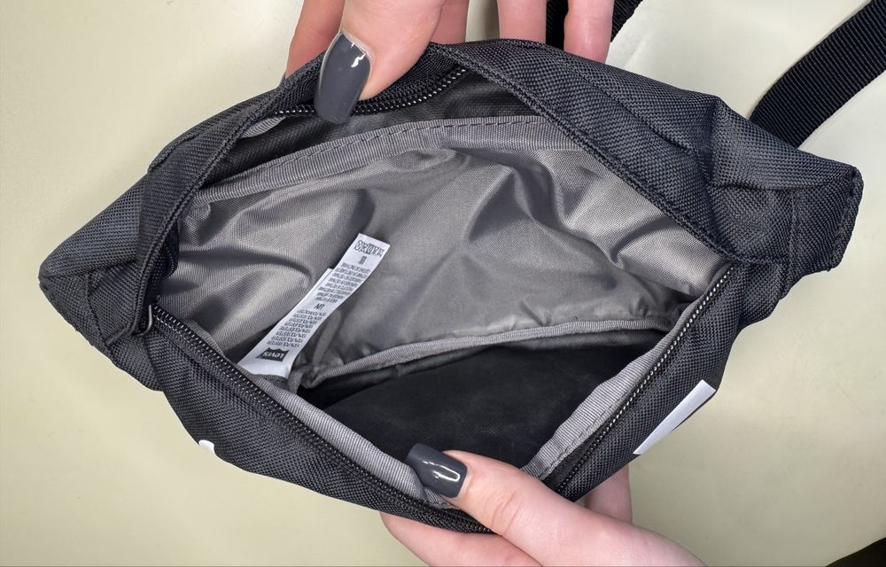 Сумка бананка чоловіча Levi's Small banana sling - wordmark  Оригінал