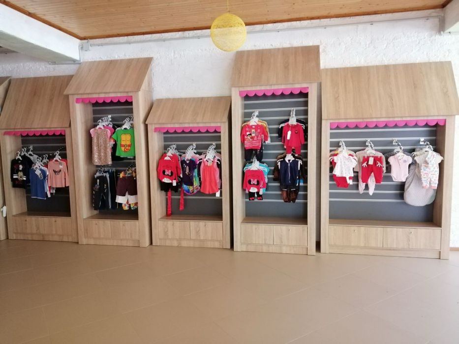 Меблі для магазину