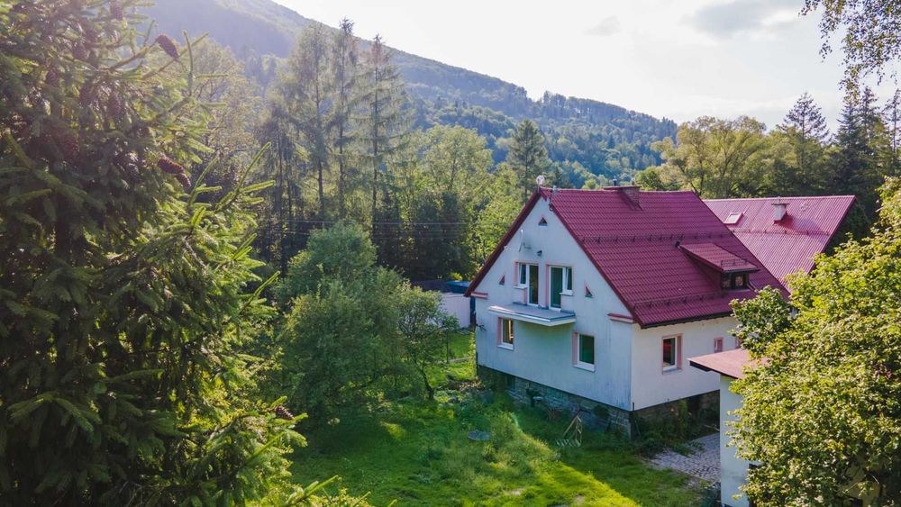 dwupiętrowy dom z ogrodem w zielonej, spokojnej okolicy Ustroń Polana