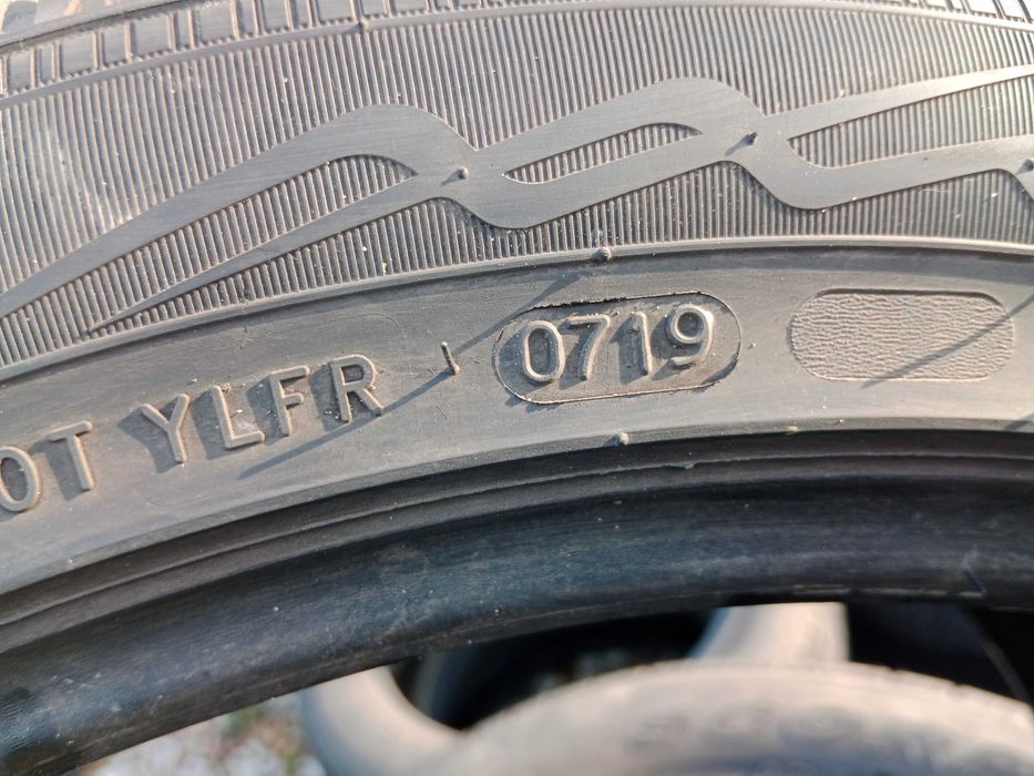 Opona używana 225/45R18 Nokian WR A4 1szt.