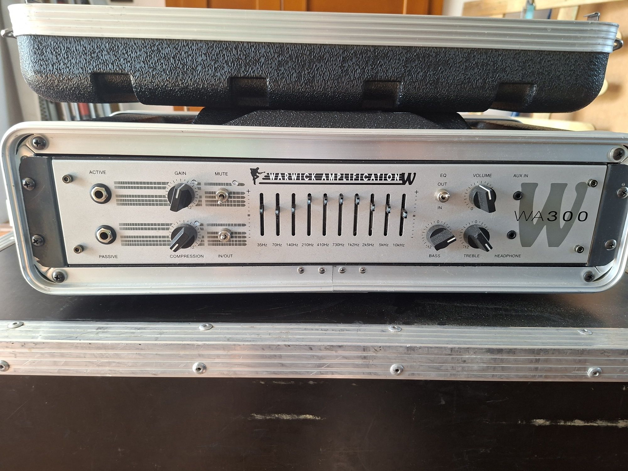 Wzmacniacz head basowy Warwick WA300