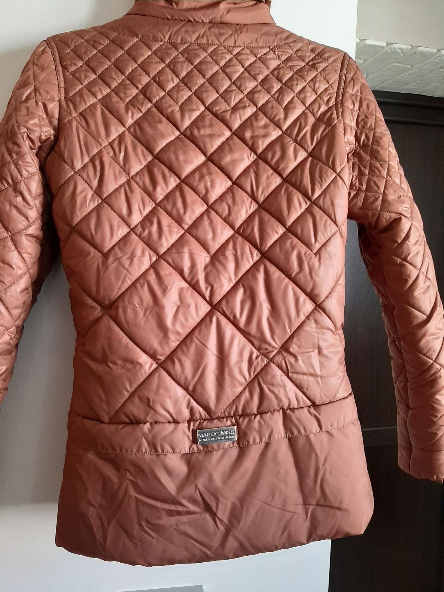 Курточка женская 46 размер