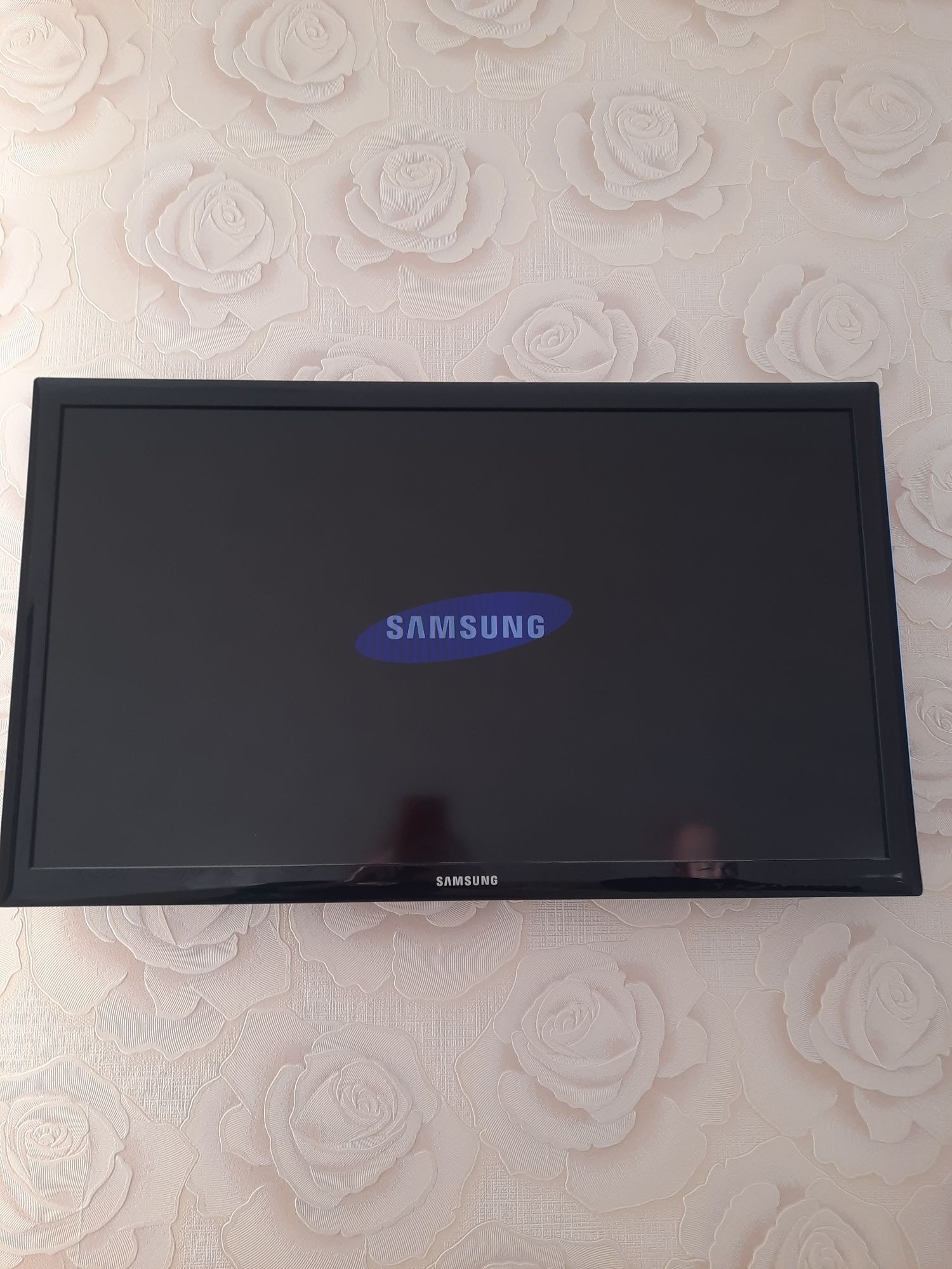 Телевизор SAMSUNG UE32D4003BW