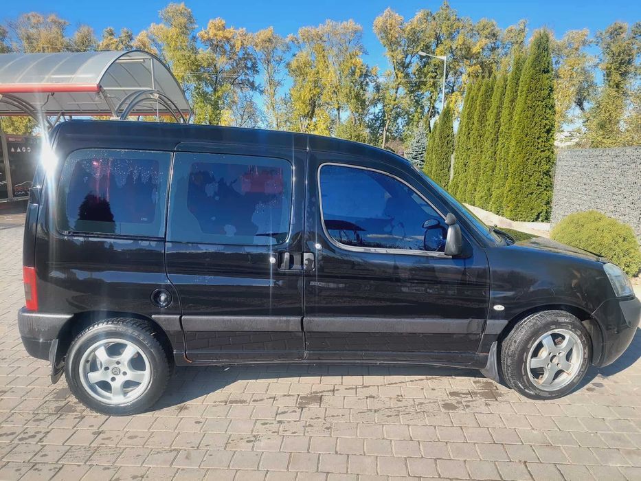 Авто Пежо Рартнер