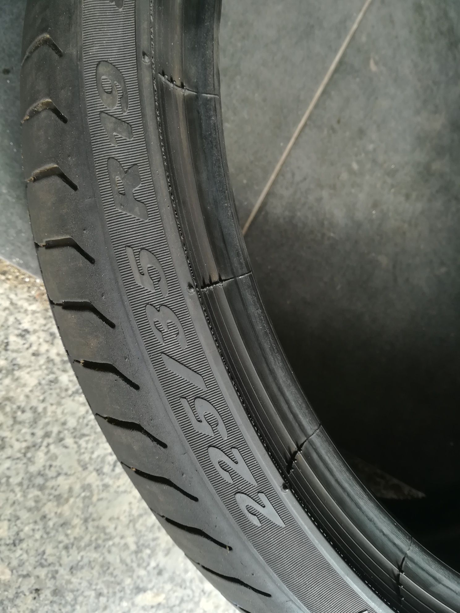 2 pneus 225 35 r19 Pirelli