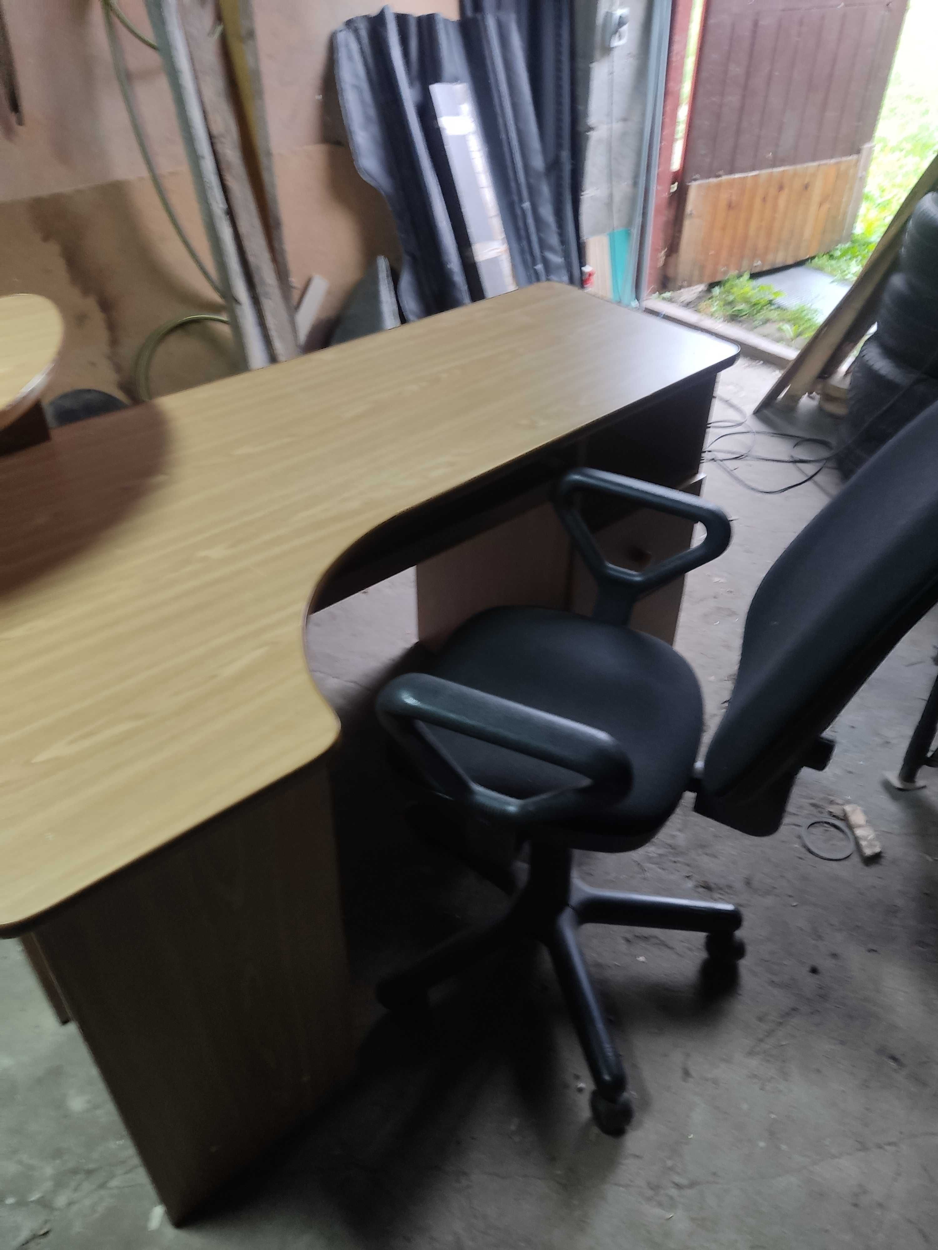 Biurko pod komputer + fotel obrotowy