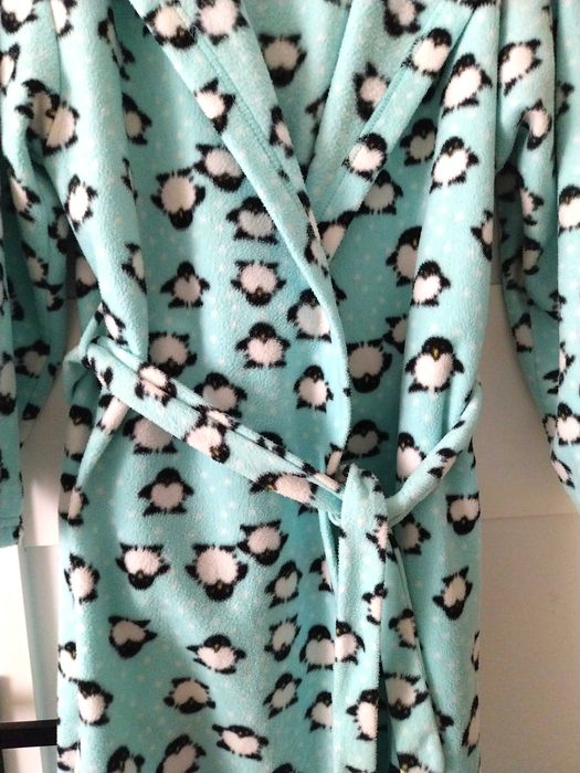 Świetny szlafrok z polarku w pingwiny*rozm. 38-40