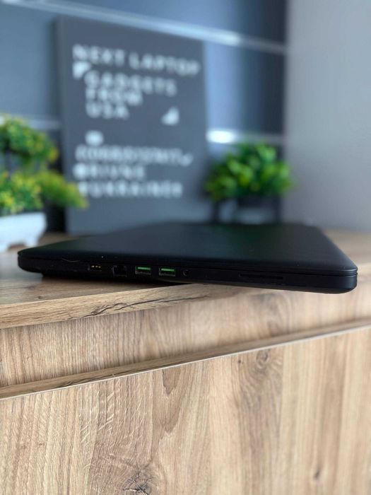 Razer Blade 17.3" 4k Touch i7 32\512 GB + GTX 1080 8 GB