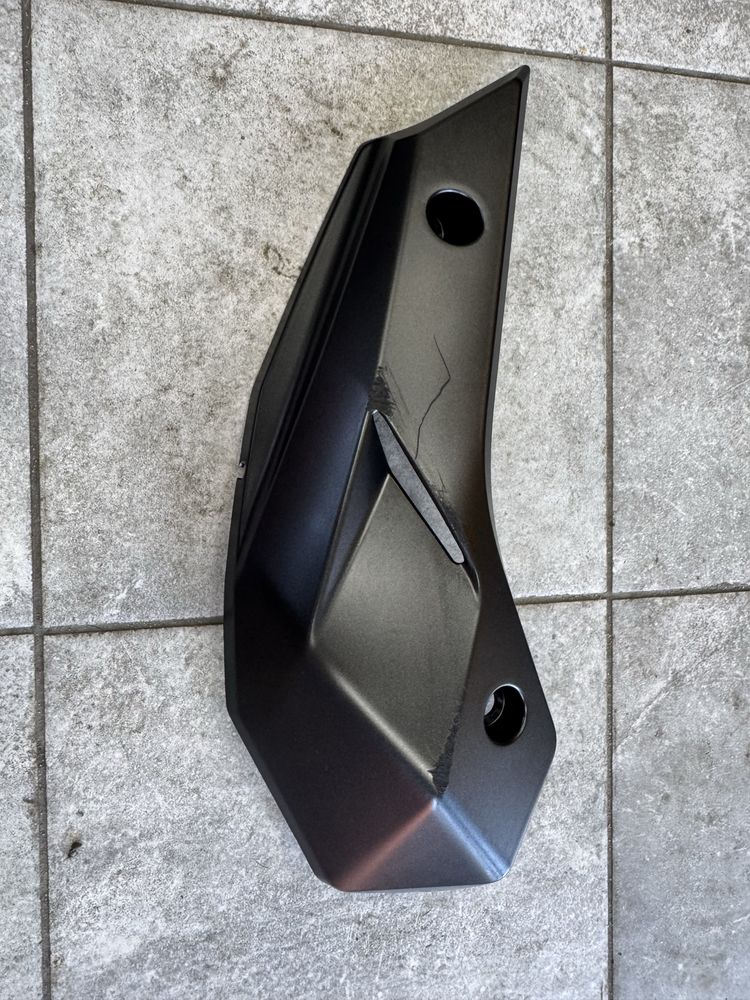 boczek prawy dolny suzuki gsx-s 950