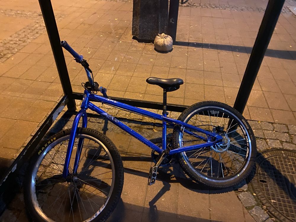 Witam znalazlem rower na pszystanku nie daleko kopernika