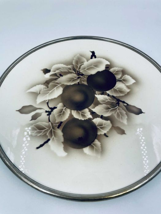 Taca, patera porcelanowa z motywem owoców