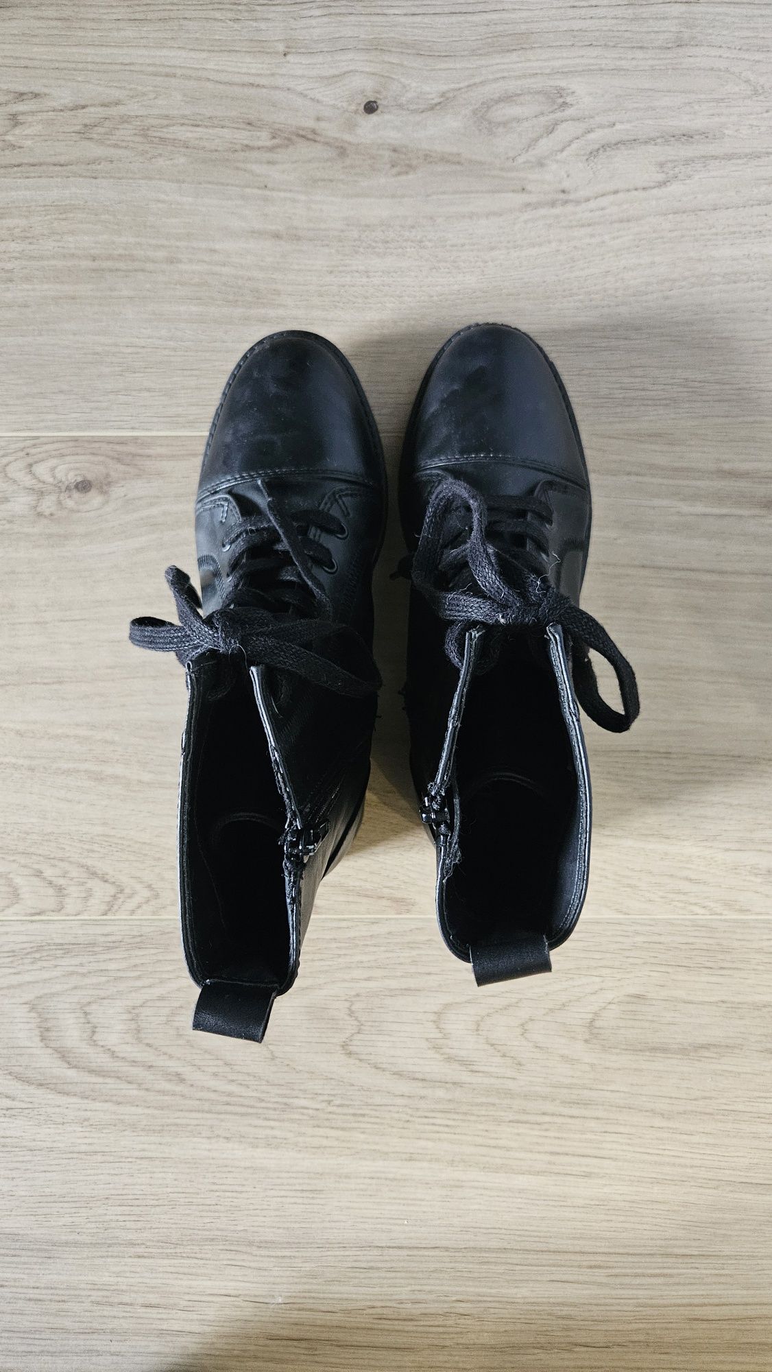 Buty trzewiki damskie czarne wiązane 37