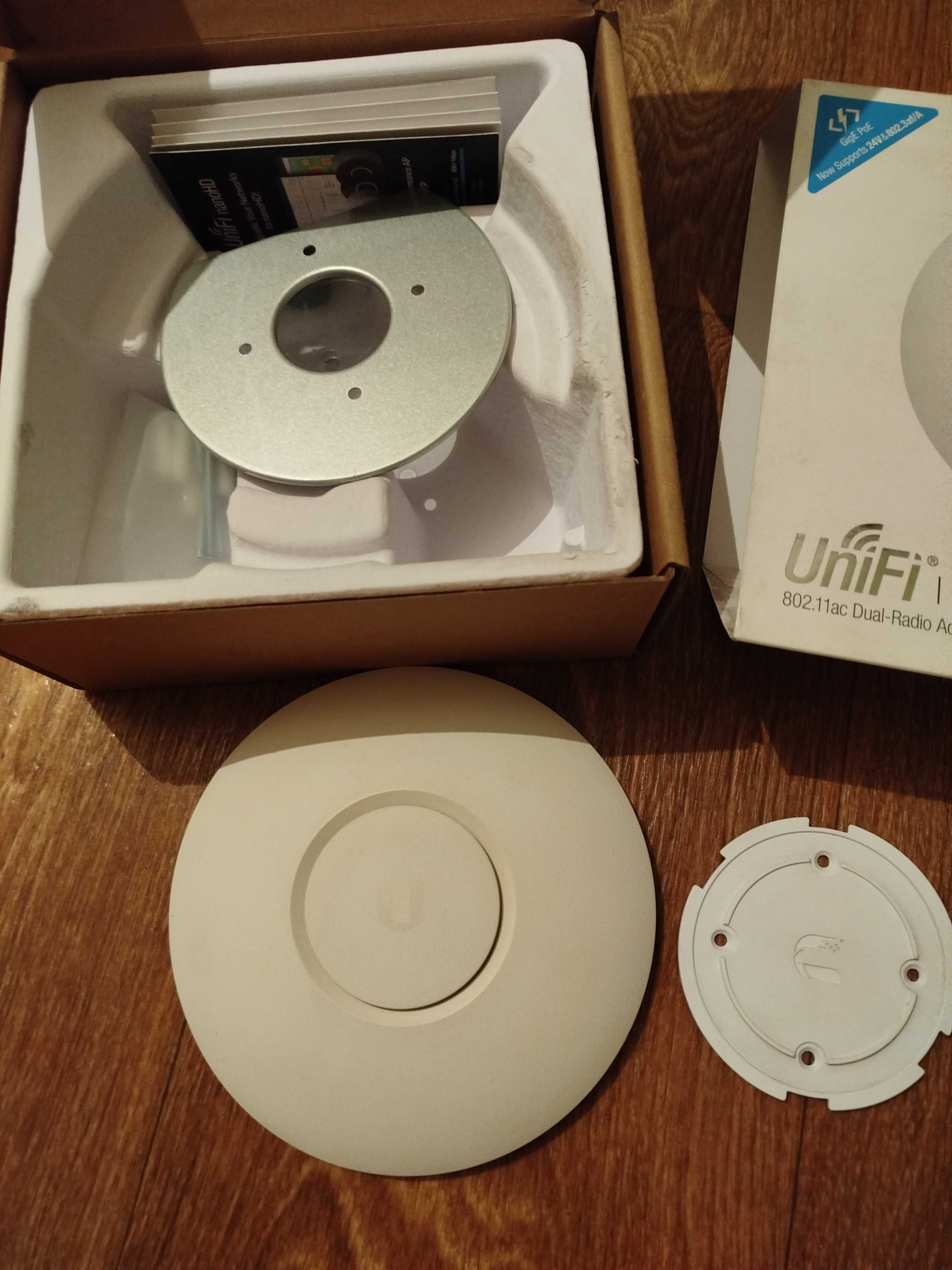 Точка доступа wi-fi UniFi AP AC LITE.