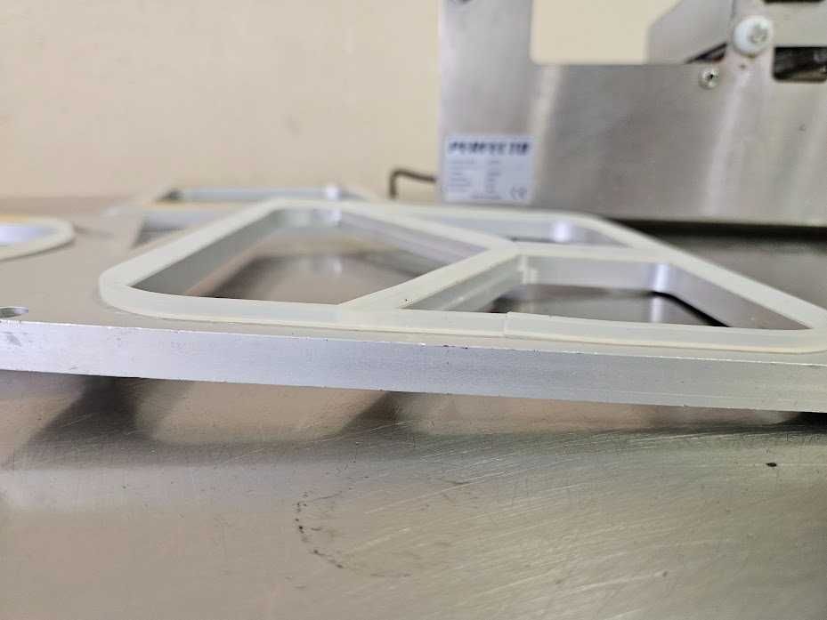 Zgrzewarka tacek PERFECTO AG02e  3 Matryce  2019r 230V