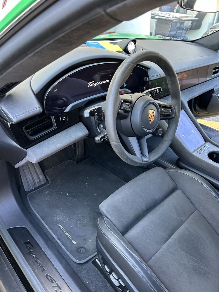 Porsche taycan gts