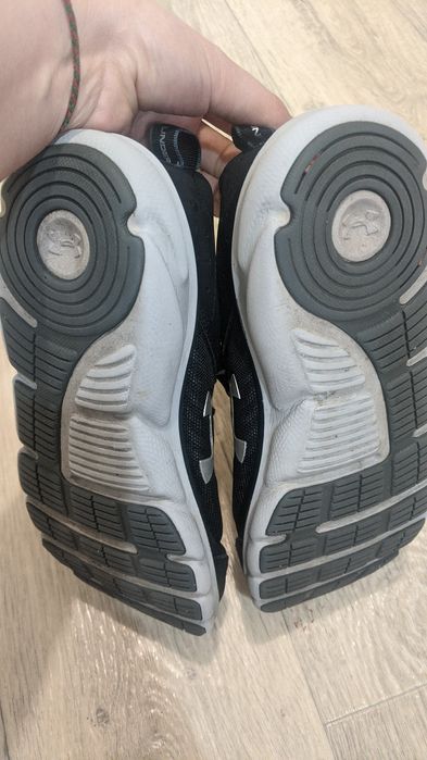 Бігові кросівки Under armour