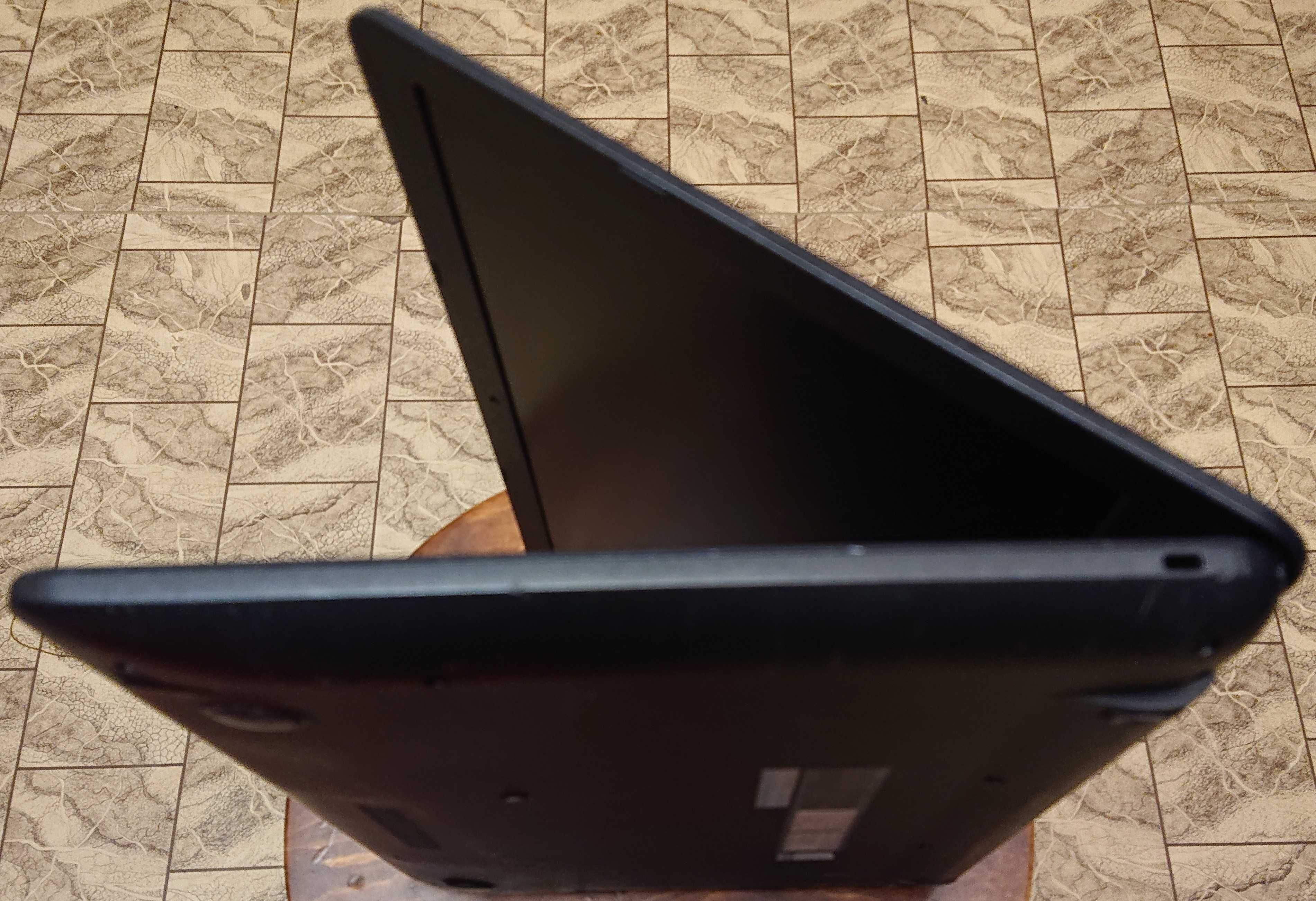 Asus /15,6/i5-8250/12 Gb DDR4/SSD 360 Gb/бат. 4 час