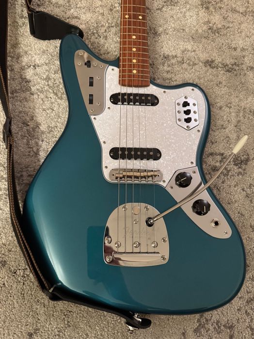 Guitarra Fender Vintera 60s Jaguar - Cor Ocean Turquoise