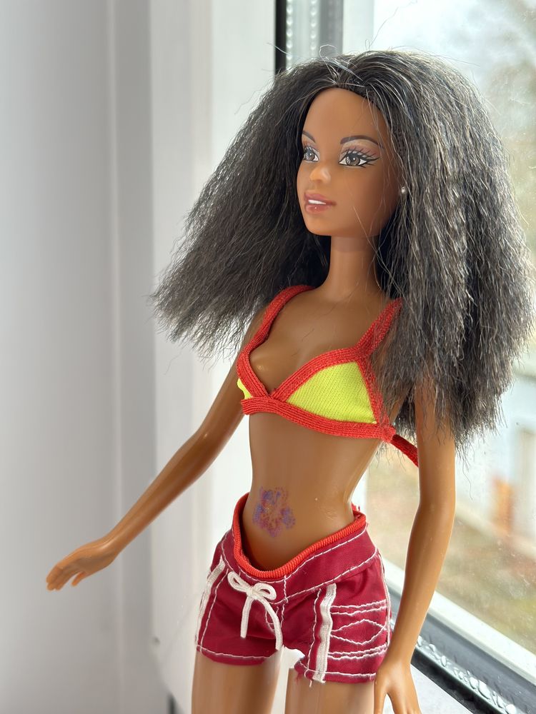 2006 Beach Fun Christie. Barbie