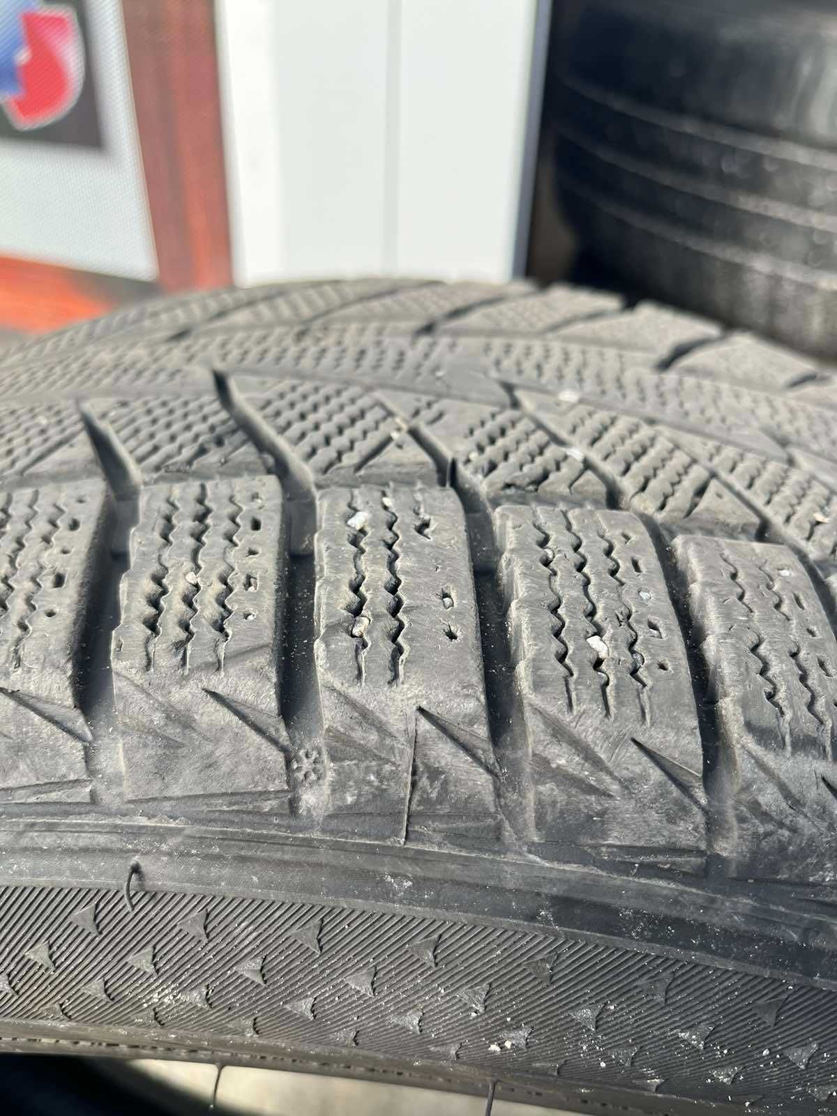 Шины 215/55 R17 Hankook (ЗИМА) пара