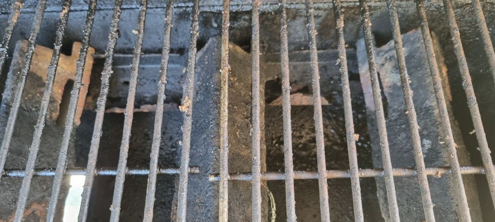 Grill gazowy sprawny , palniki do wymiany