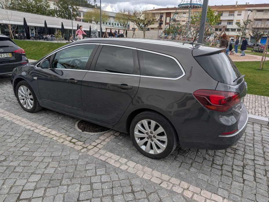 Carro familiar económico e fiável